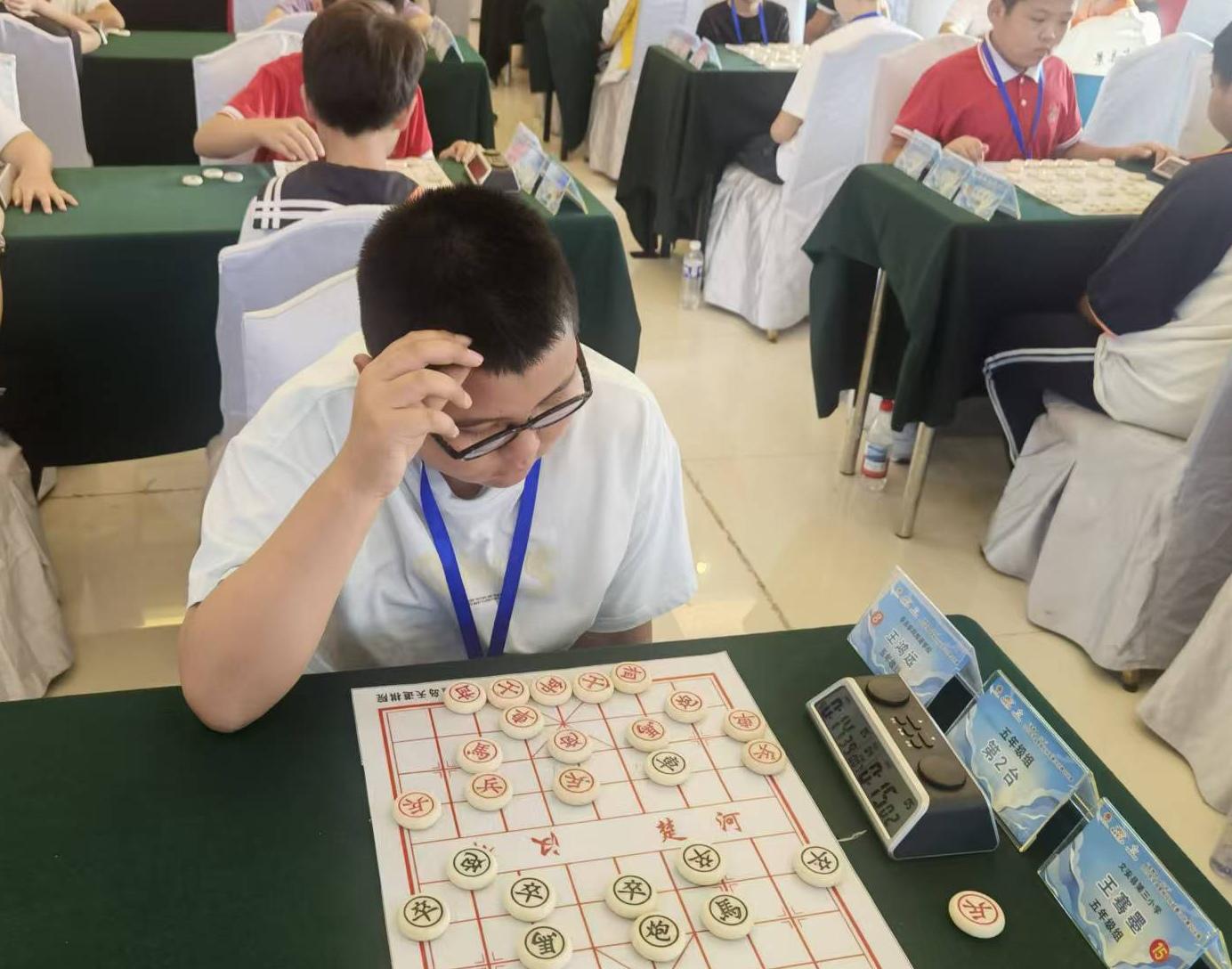 小棋手们凝 小棋手们凝